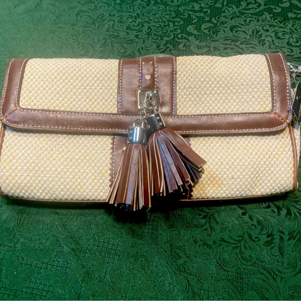 LIZ CLAIBORNE TAN WOVEN CLUTCH PURSE TASSLES NWT